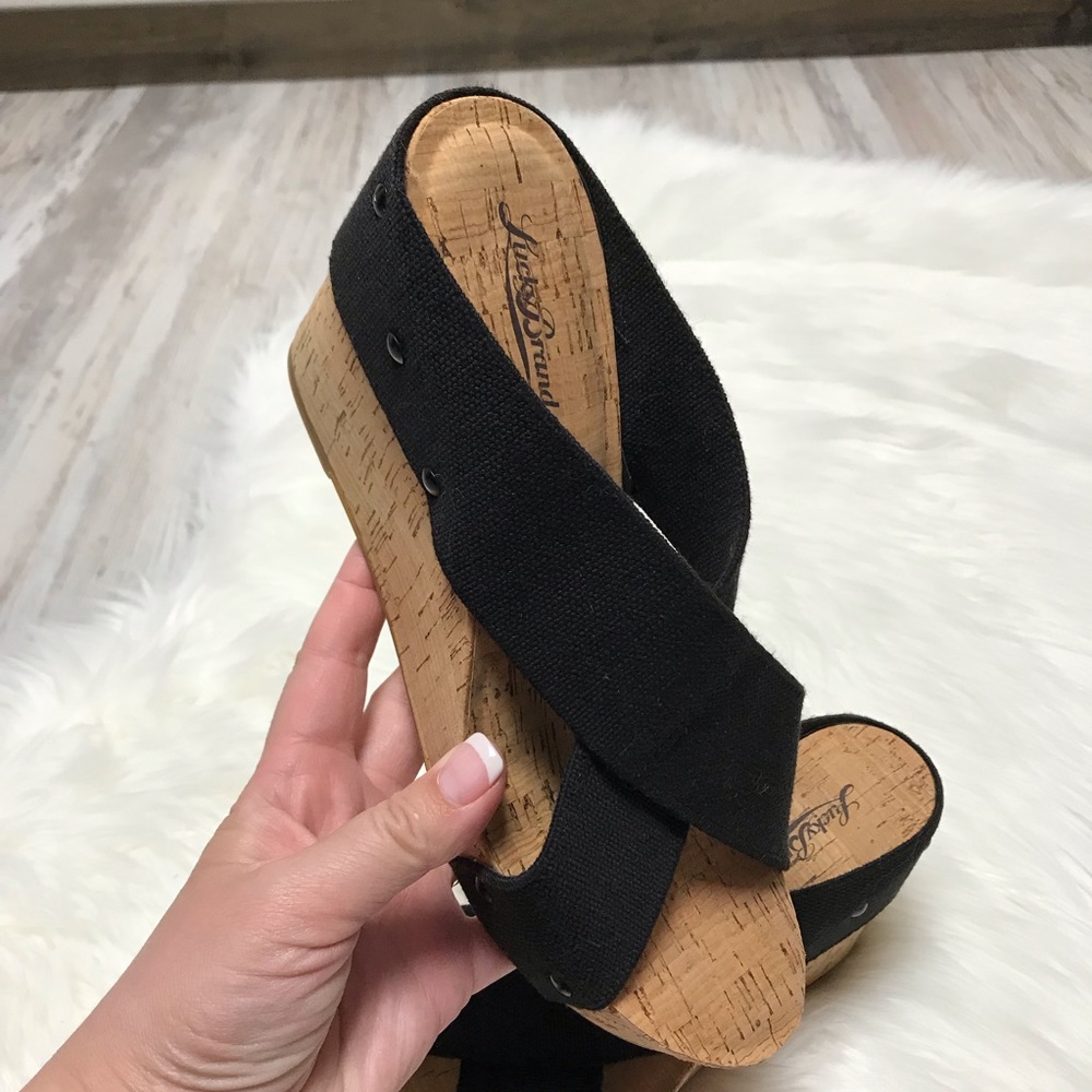 NEW Lucky Brand Black Wedge Sandals 10 - Picture 2 of 6